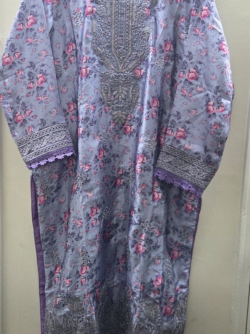 Lavender Floral Embroidered Kurta with Pink Roses